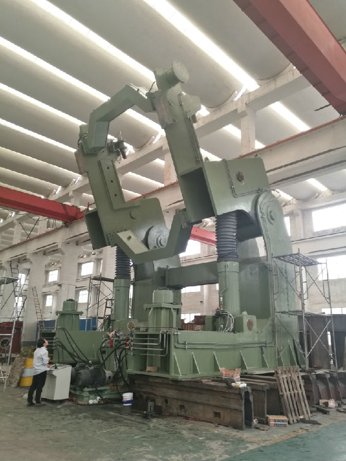 鋼包翻轉(zhuǎn)裝置的特點(diǎn)